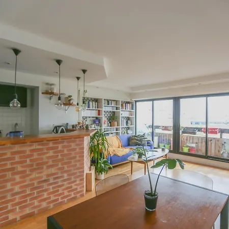 Luxurious 48 M Cocoon In 20th District *