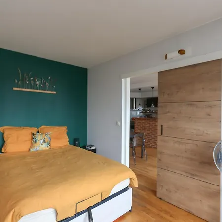 Luxurious 48 M Cocoon In 20th District *